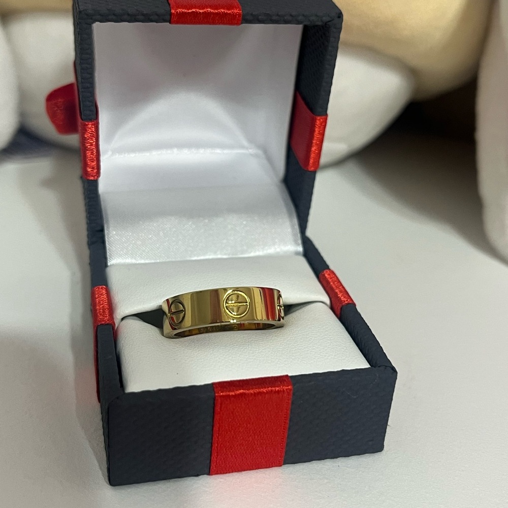 Gold Women's Ring